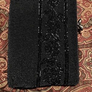 1940s unbranded heavily beaded clutch